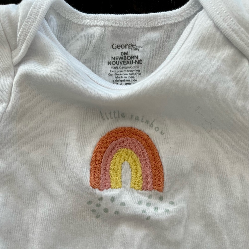 New, Never Worn! NB Onesies - Picture 2 of 6